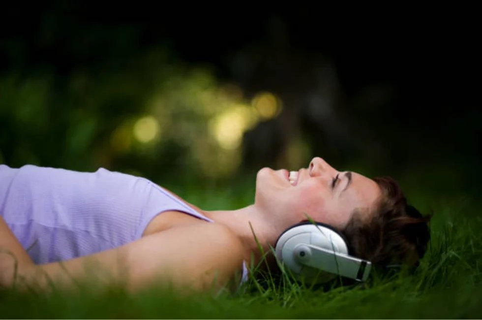 A Trilha Sonora da Alma: Como a Musicoterapia Afina Suas Emoções e Transforma o Humor