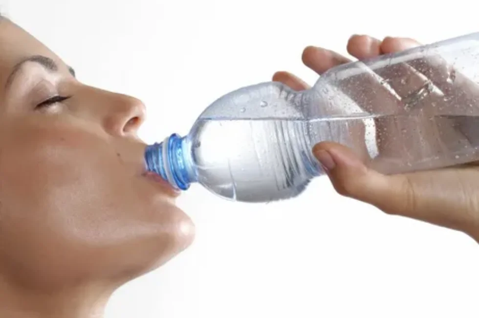 A Verdade Sobre Quantos Litros de Água Seu Corpo Realmente Precisa