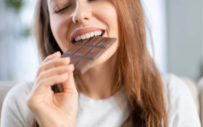 Por Que o Chocolate Amargo Pode Melhorar Sua Saúde Mental?