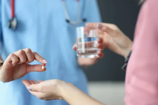 Uso Racional de Medicamentos: Os Perigos da Automedicação